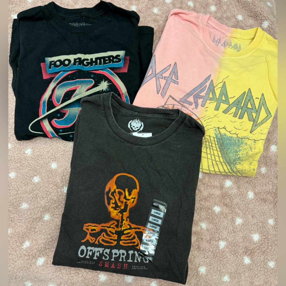 Oversized band tee bundle